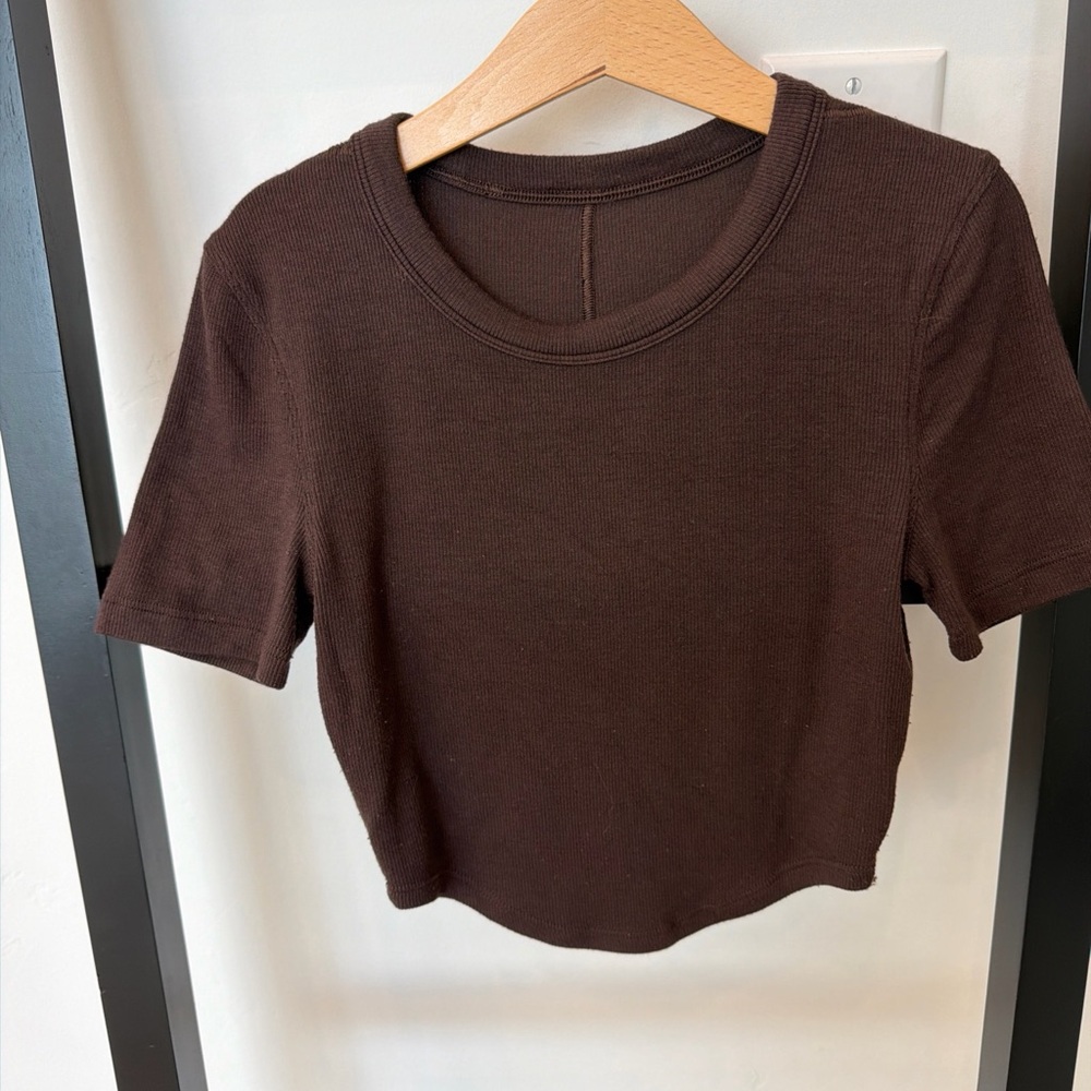 lululemon athletica Chocolate Short Sleeve Tee
